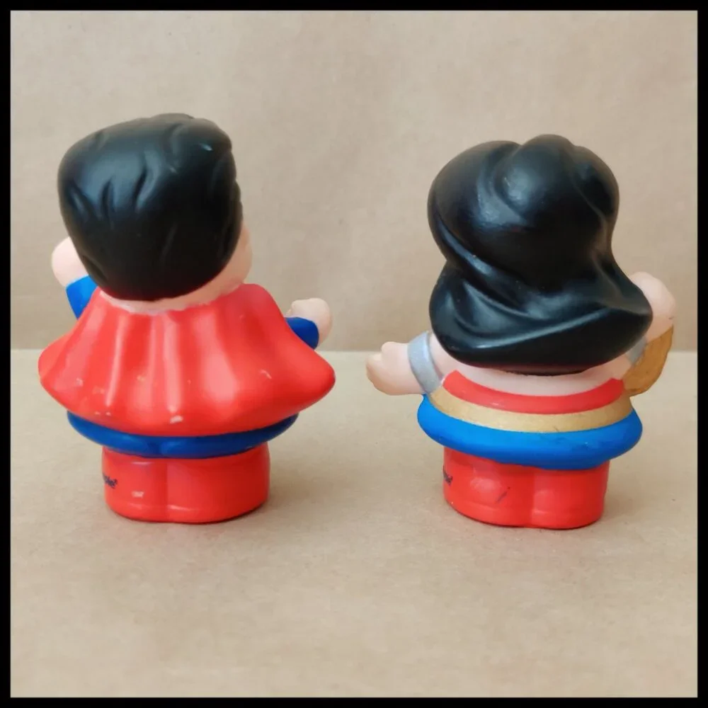 4x Fisher Price Little People -DC Heroes- Superman, Wonder Woman, Batgirl, Robin - Picture 4 of 15